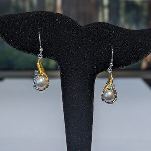 Earring Handcrafted Feathers wrapped around a Pearl 925